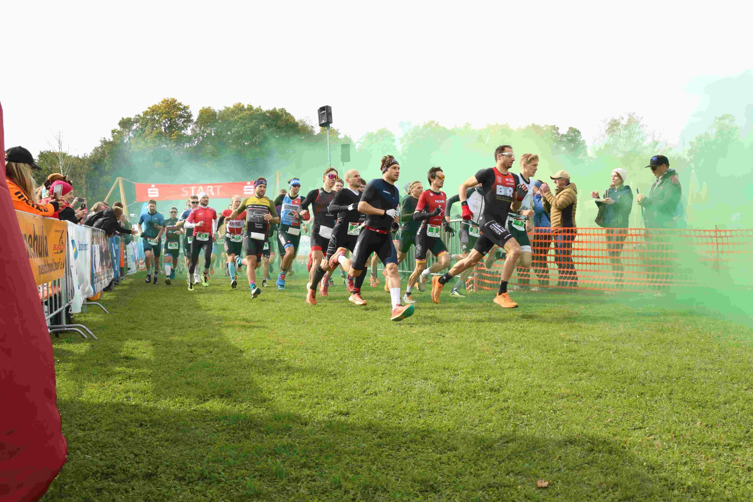 Läuferfeld nach dem Start