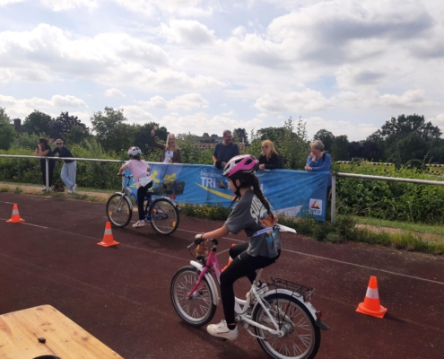 Kinder auf dem Fahrrad