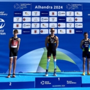 Podium mit Para Triathleten