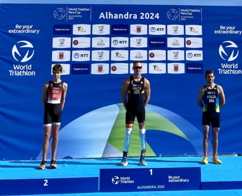 Podium mit Para Triathleten