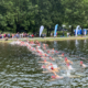 Schwimmstart bei einem Triathlon