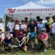 Gruppenbild mit Mountainbike