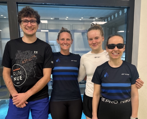 Gruppenbild mit vier Personen