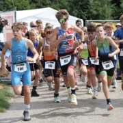 Junge Sportler im Laufwettkampf