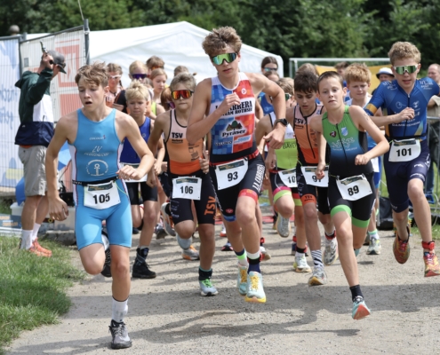Junge Sportler im Laufwettkampf