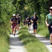 Läufer auf Feldweg