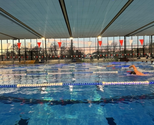 Blick in eine Schwimmhalle