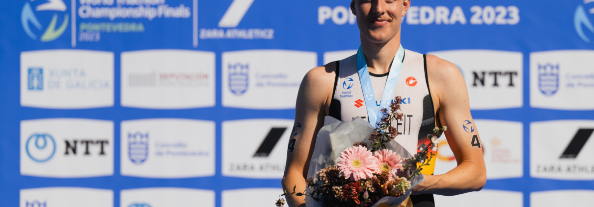 Sportler auf dem Podium